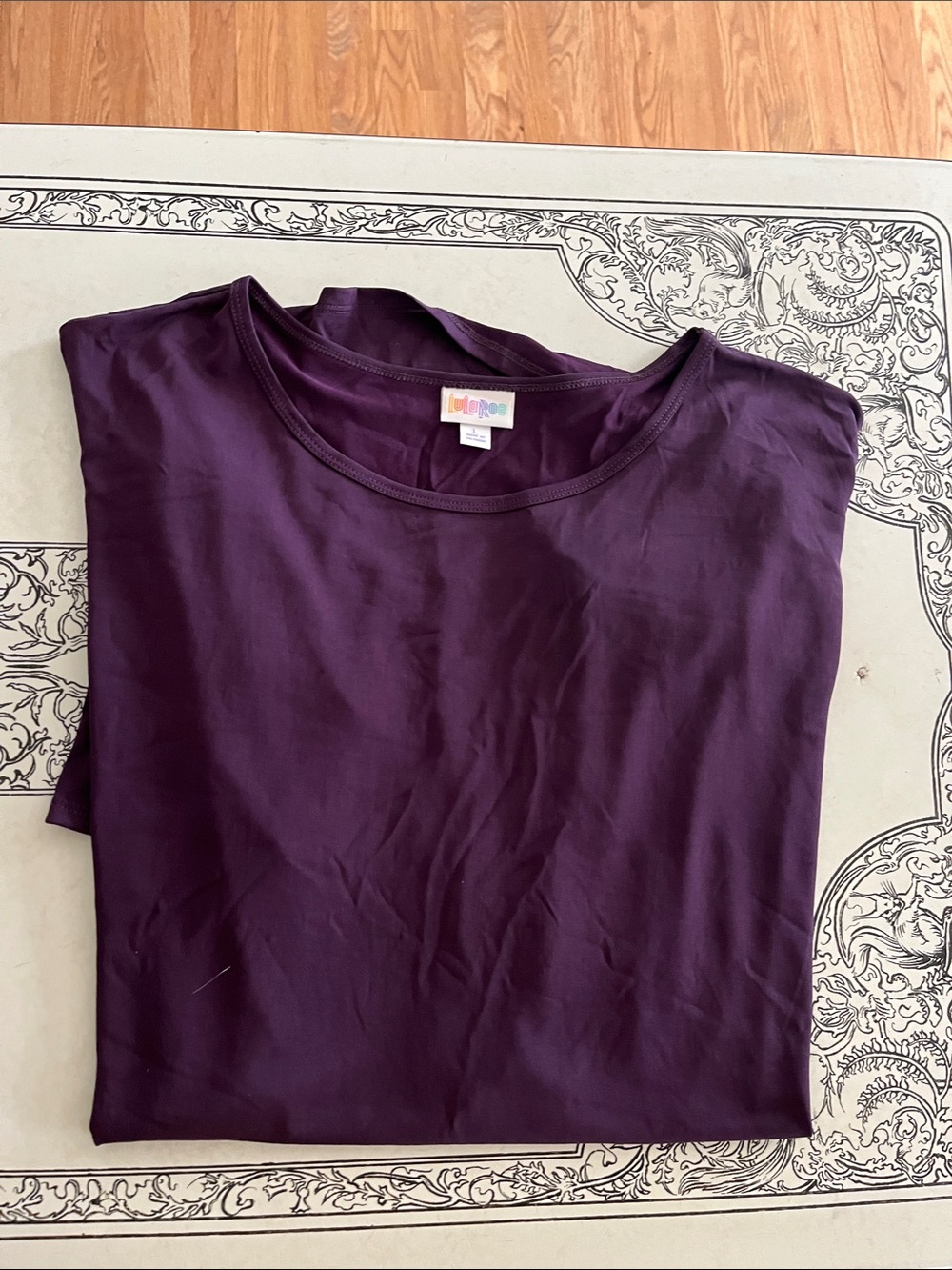 LuLaRoe Women's Deep Plum Short Sleeve Tee Size Large